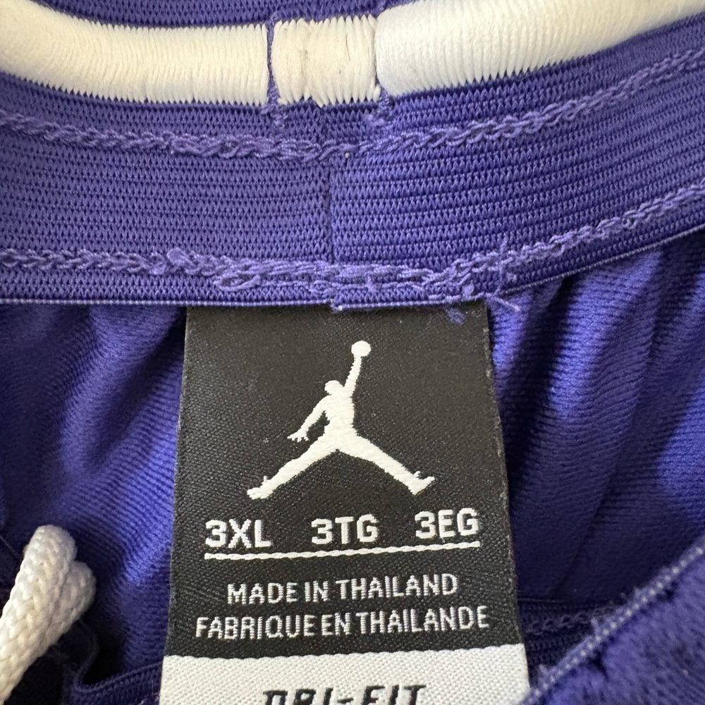 Used Jordan Brand shorts 3XL - Picture 2 of 3